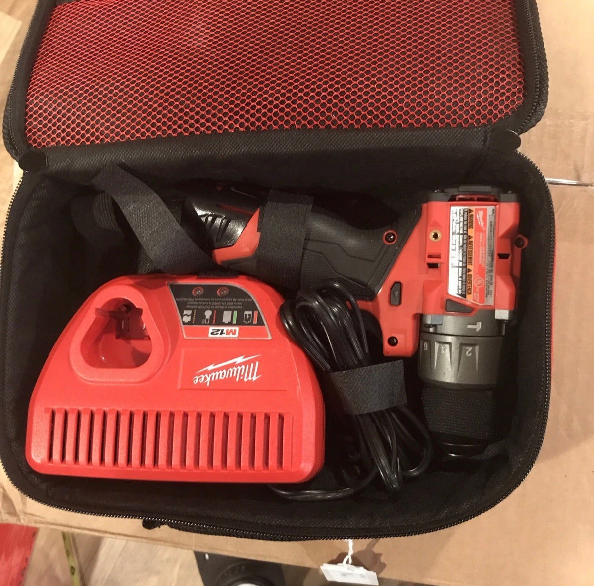 Milwaukee M12 3401-20 Hammer Drill/Driver Kit