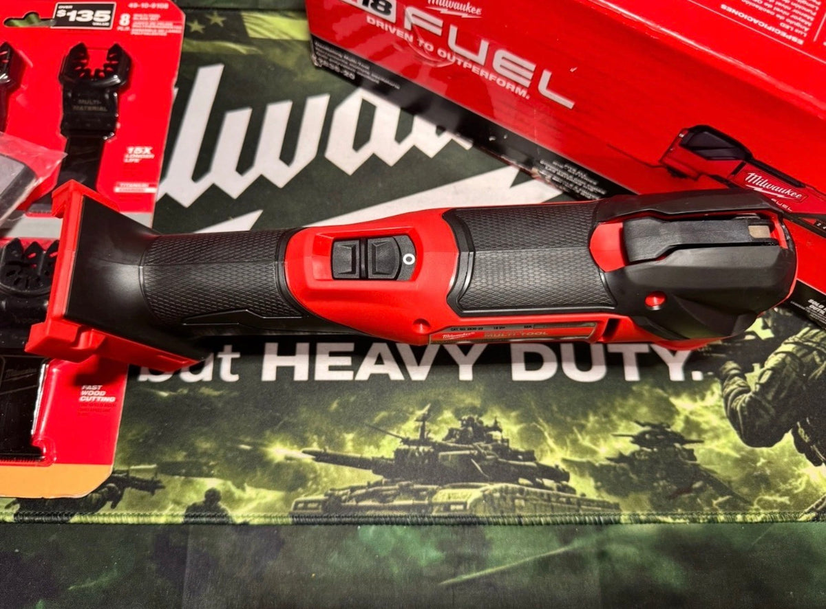 Milwaukee M18 FUEL™ Oscillating Multi-Tool + 8 részes Multi-Tool Blade Kit