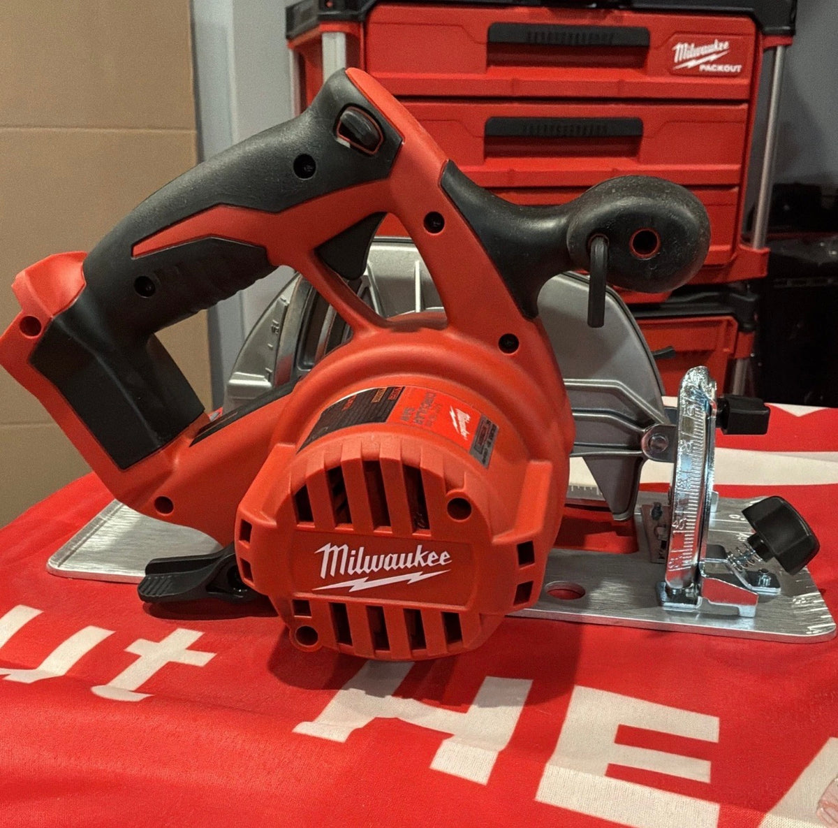 Milwaukee M18™ 2630-20 6-1/2″ Left-Blade Circular Saw