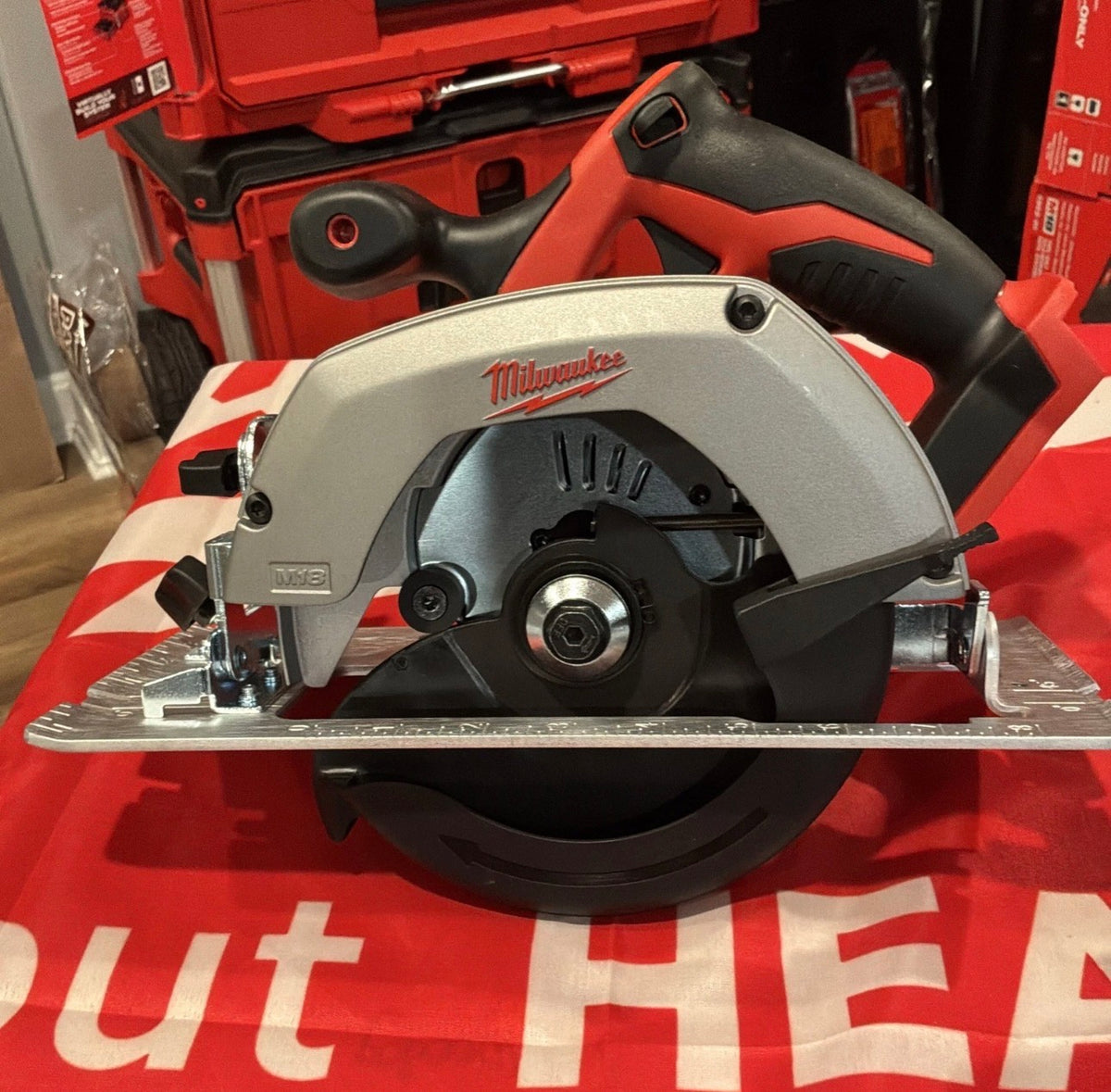 Milwaukee M18™ 2630-20 6-1/2″ Left-Blade Circular Saw