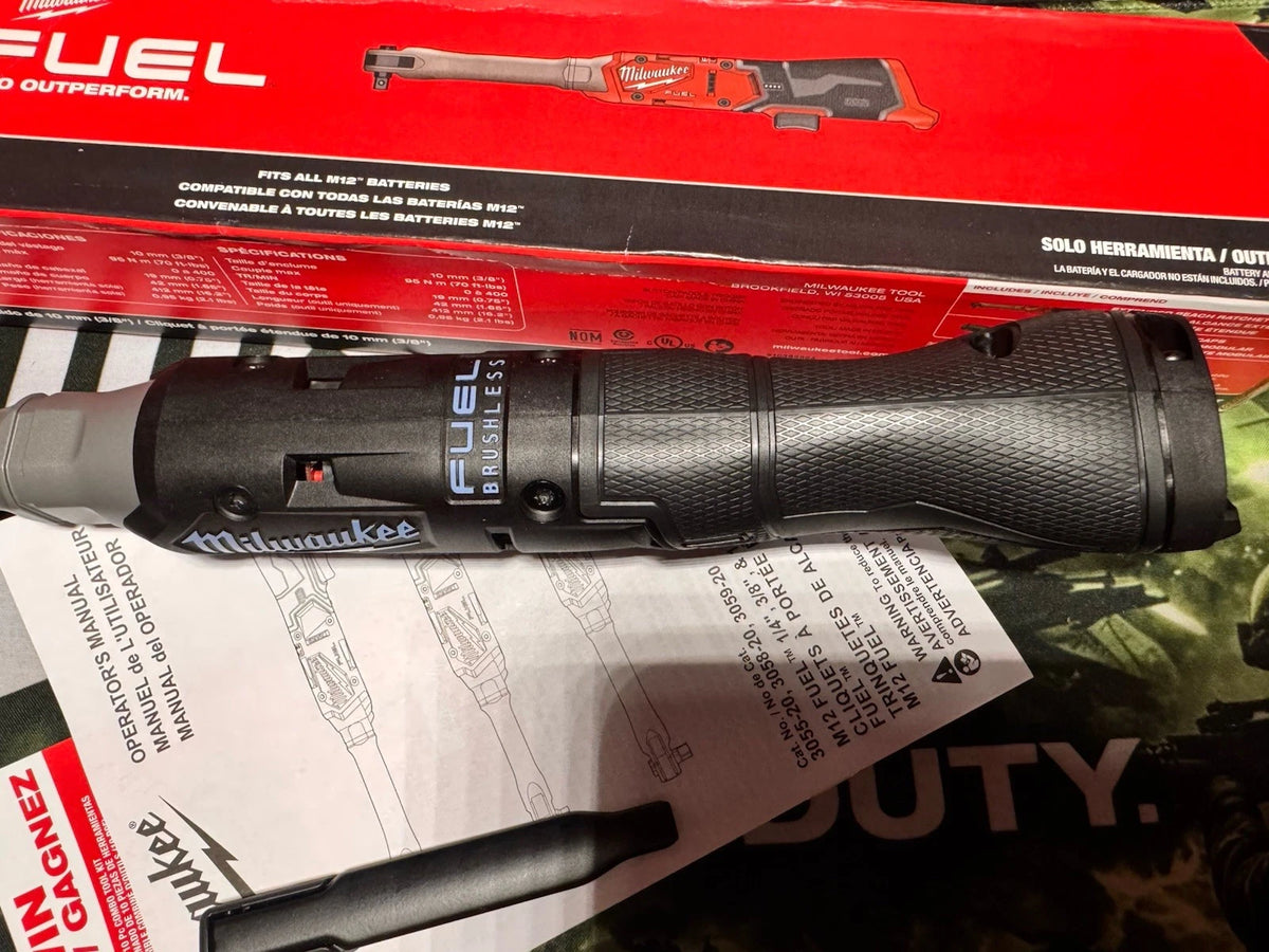 Milwaukee BLACKOUT M12 FUEL™ 3/8″ Extended Reach Ratchet – Tool Only