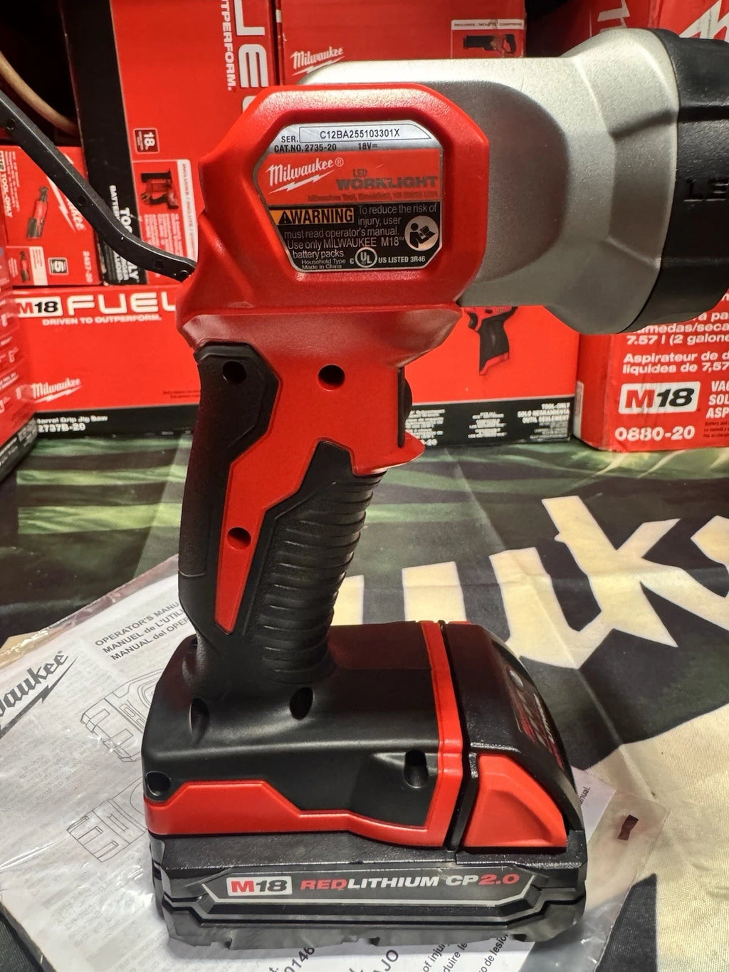 Milwaukee M18™ 2735-20 LED Munkalámpa + REDLITHIUM™ CP2.0 Akkumulátor