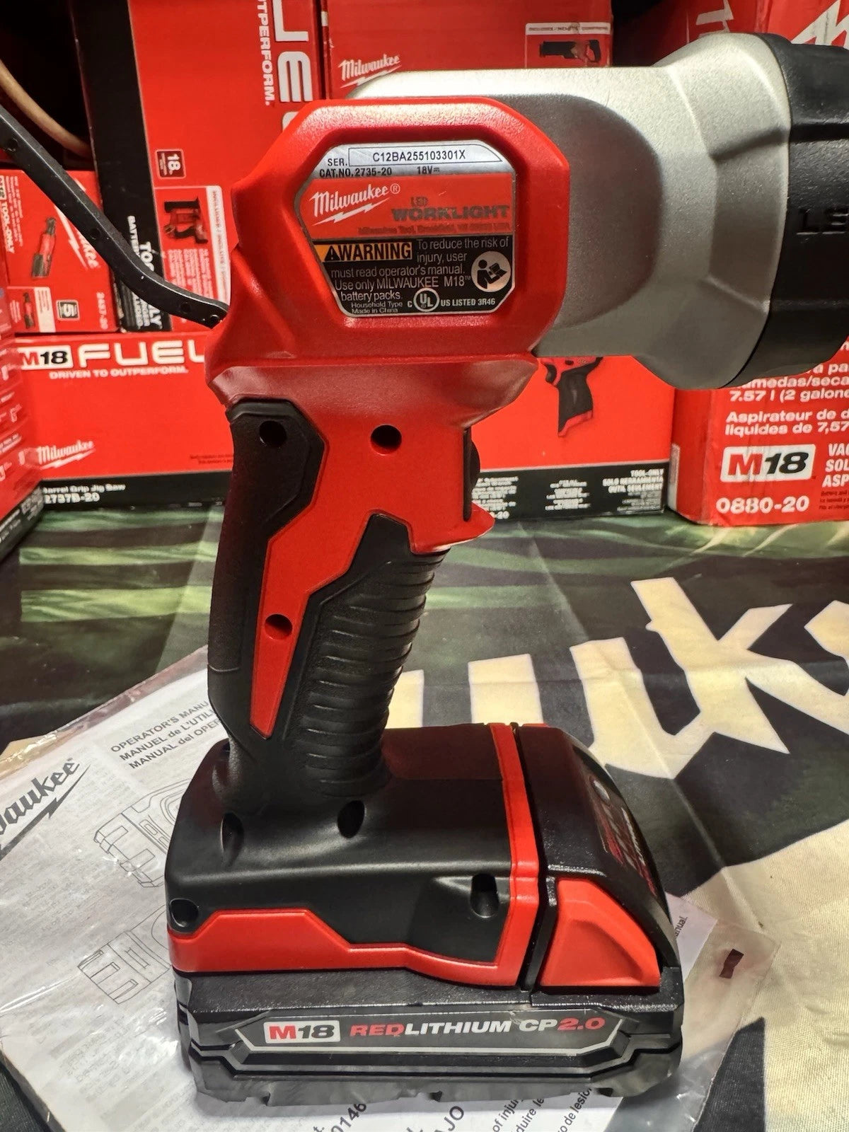 Milwaukee M18™ 2735-20 LED Munkalámpa + REDLITHIUM™ CP2.0 Akkumulátor