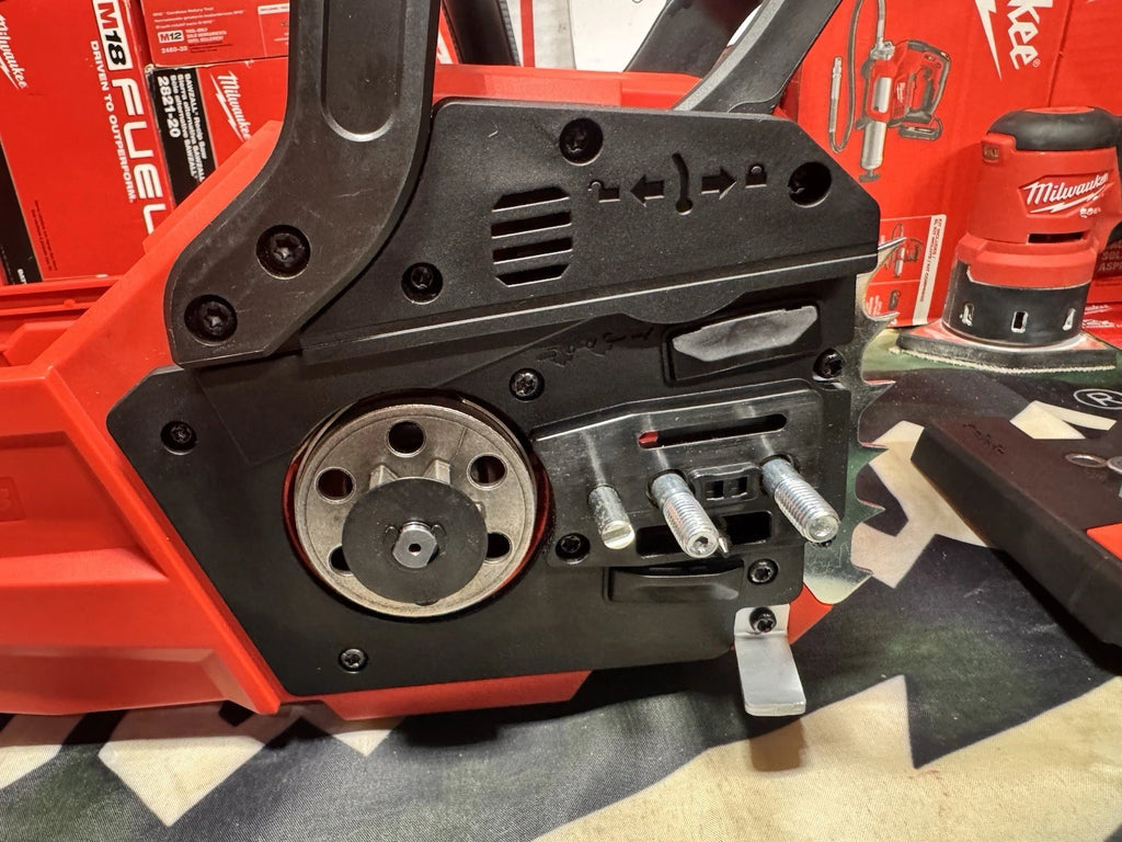 Milwaukee M18 FUEL™ 2727-20 16″ Akkumulátoros Láncfűrész