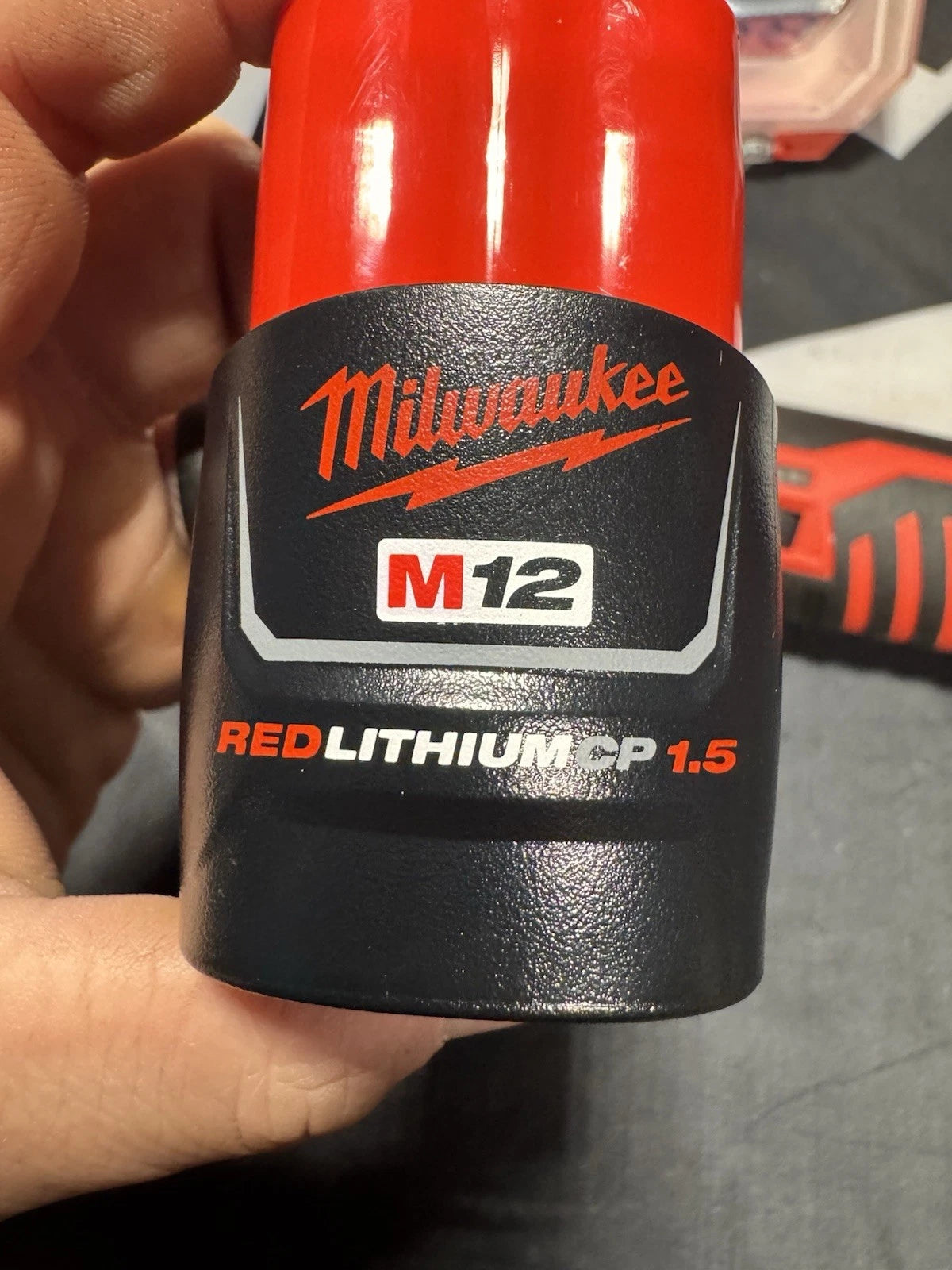 Milwaukee M12™ Oscillating Multi-Tool + 20 részes Pengekészlet