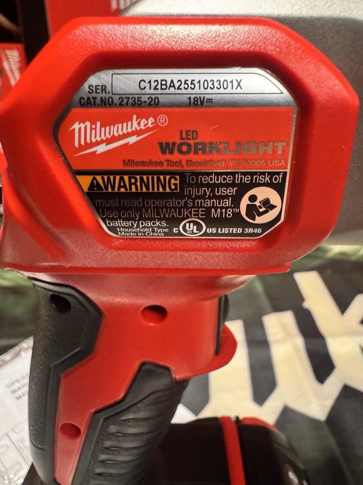 Milwaukee M18™ 2735-20 LED Munkalámpa + REDLITHIUM™ CP2.0 Akkumulátor